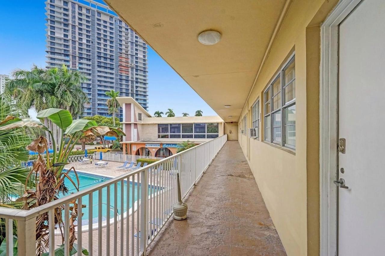 Hallandale Gulfstream Pool Walk To The Beach Apartment Hallandale Beach Ngoại thất bức ảnh
