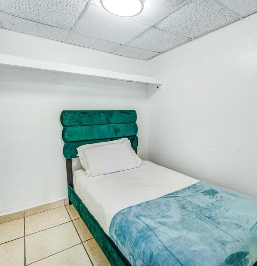 Hallandale Gulfstream Pool Walk To The Beach Apartment Hallandale Beach Ngoại thất bức ảnh